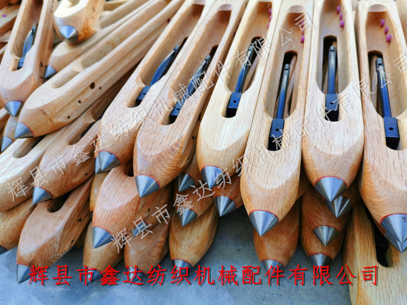 Hand loom wooden shuttle pulley type